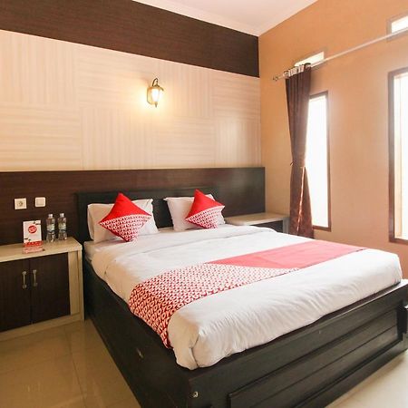 Oyo 820 Abad Baru Hotel Pangandaran Exterior foto