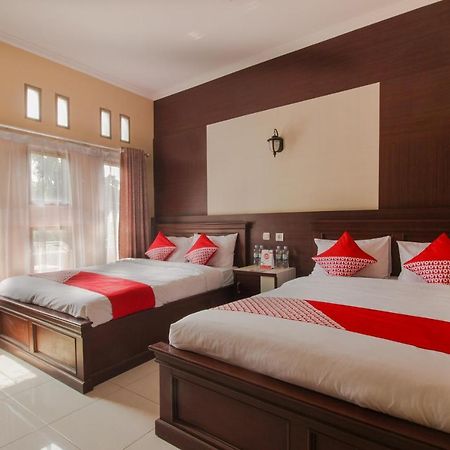 Oyo 820 Abad Baru Hotel Pangandaran Exterior foto