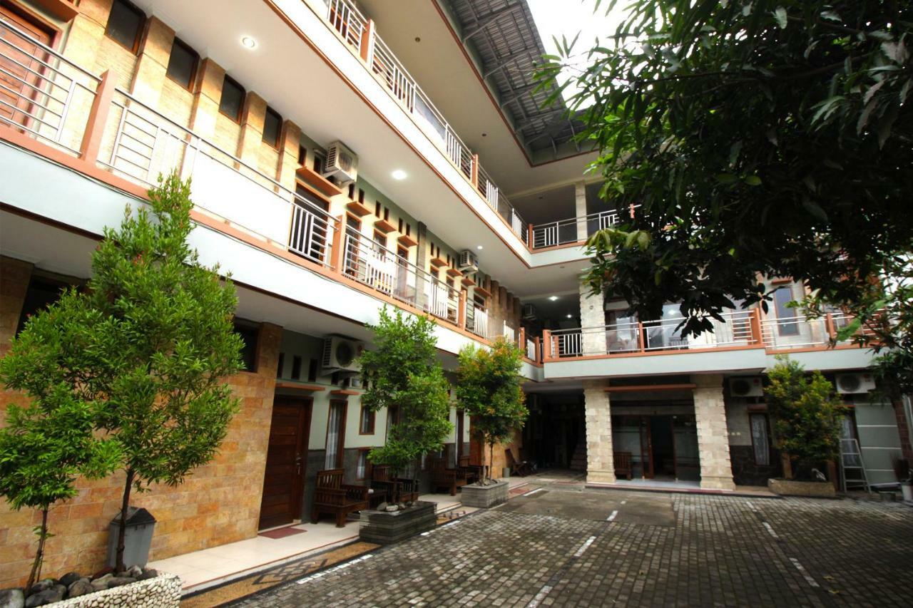 Oyo 820 Abad Baru Hotel Pangandaran Exterior foto