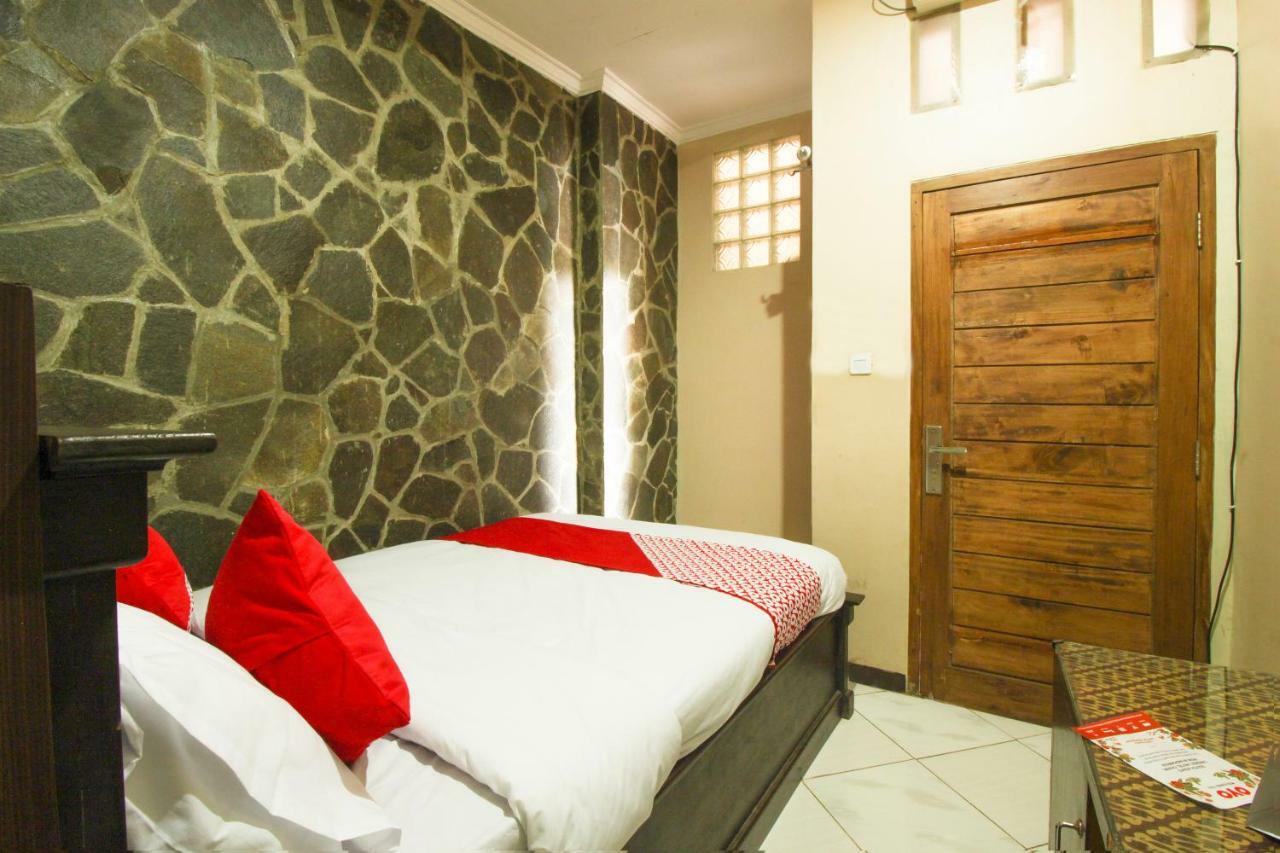 Oyo 820 Abad Baru Hotel Pangandaran Exterior foto