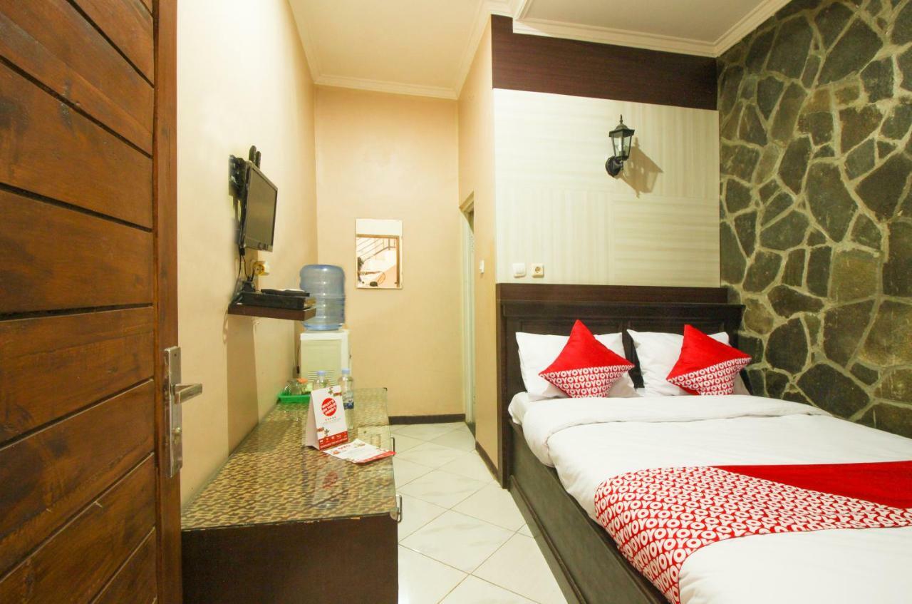 Oyo 820 Abad Baru Hotel Pangandaran Exterior foto